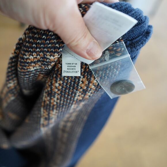 Pendleton Navy and Brown Fringed Cotton Wool Blend Cardigan Women's Size Large‎ - Picture 10 of 10